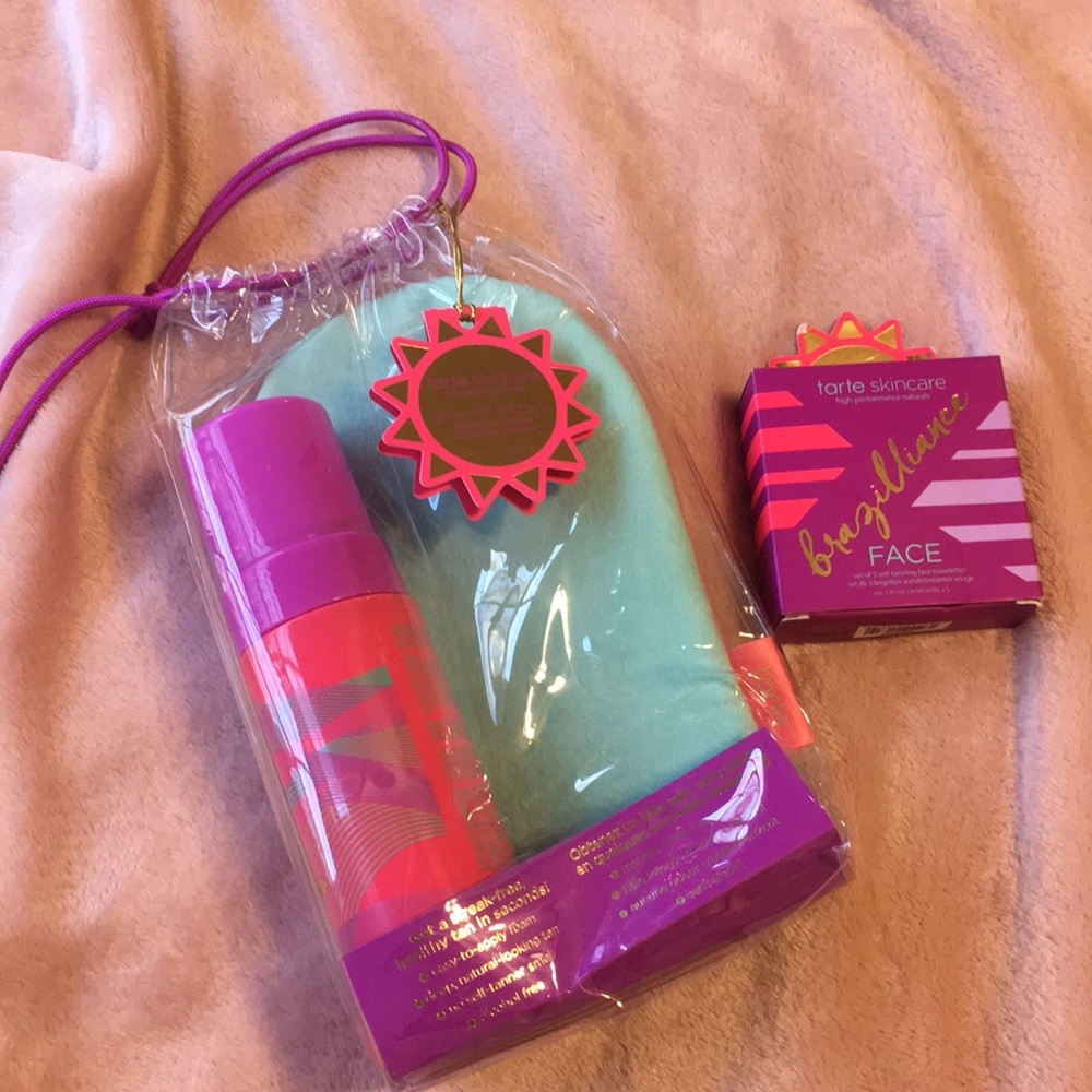 Target foaming self tanner and face towelettes